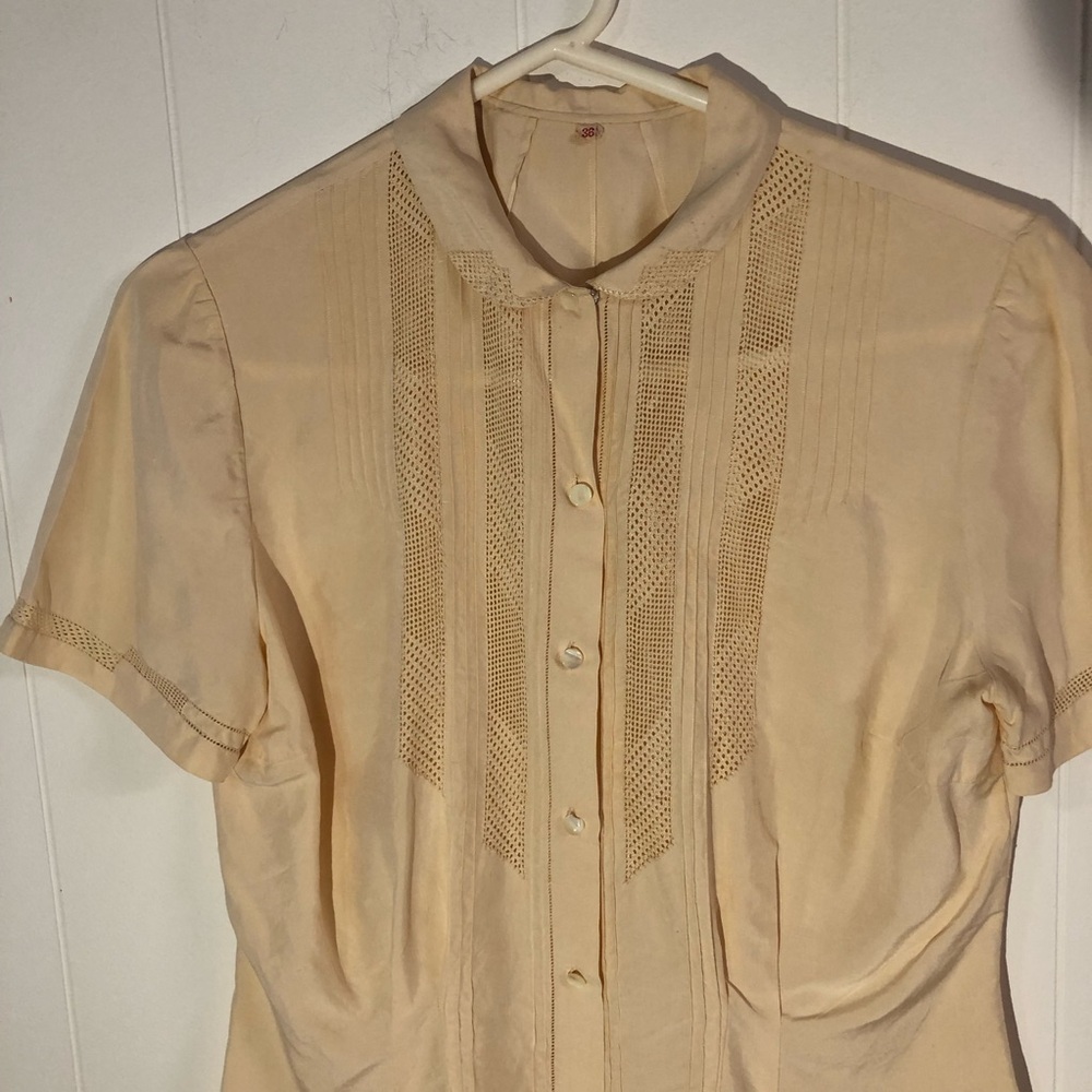 Vintage Cream Button Down Blouse with Mandarin Collar Size 6 (36) - Picture 2 of 7